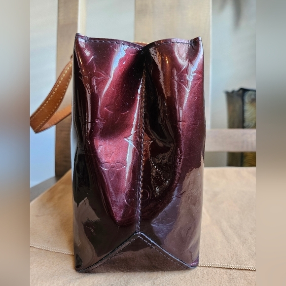 Louis Vuitton Reade PM Vernis Amarante - Picture 4 of 14